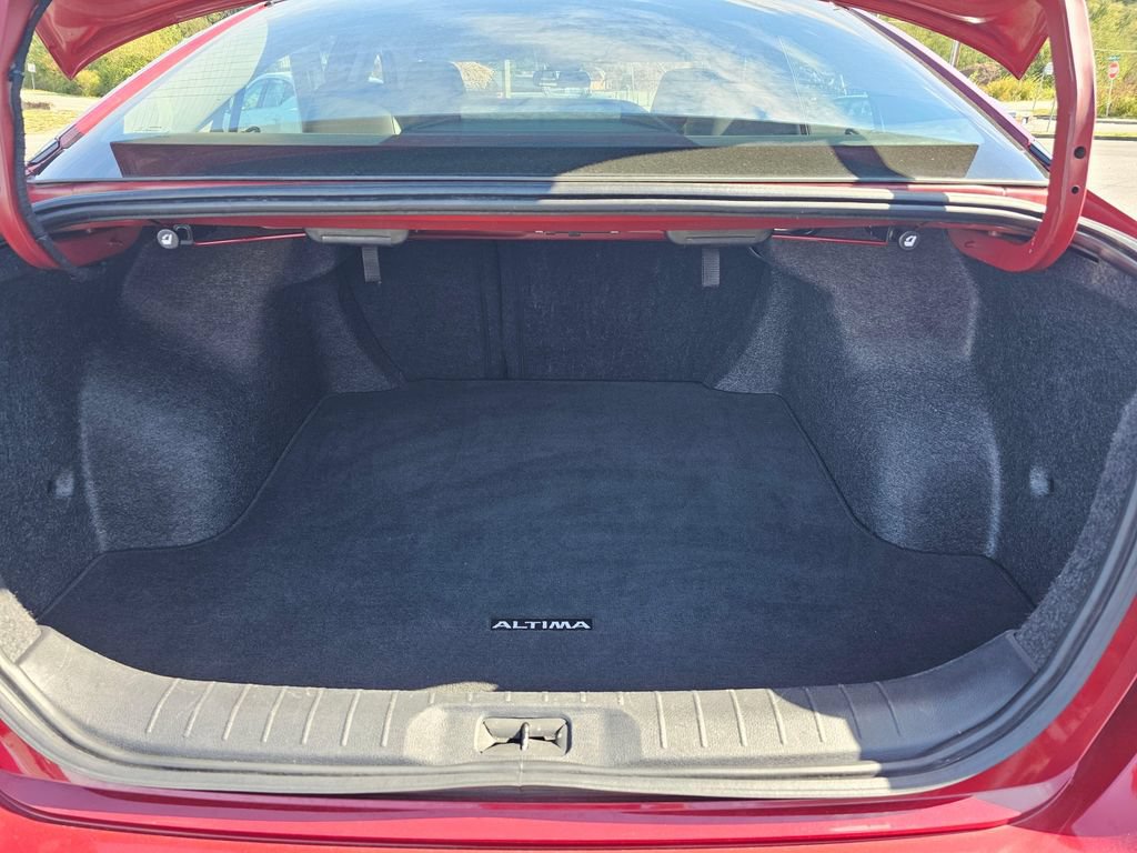 Used 2024 Nissan Altima 2.5 SR FWD image 16