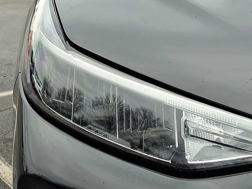 Used 2024 Ford Escape SE image 9