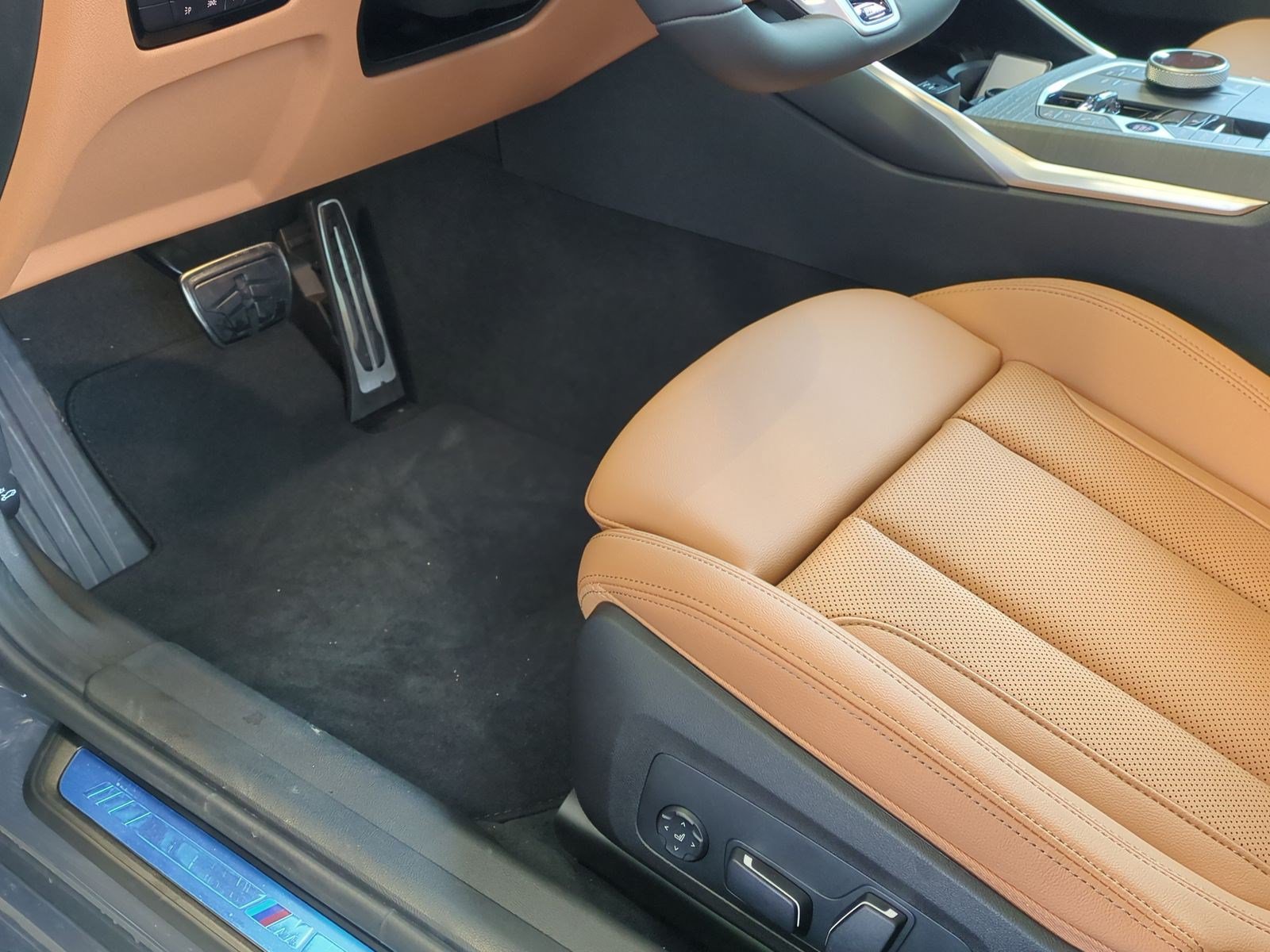 Certified 2026 BMW 330i Sedan w/ M Sport Package RWD image 17