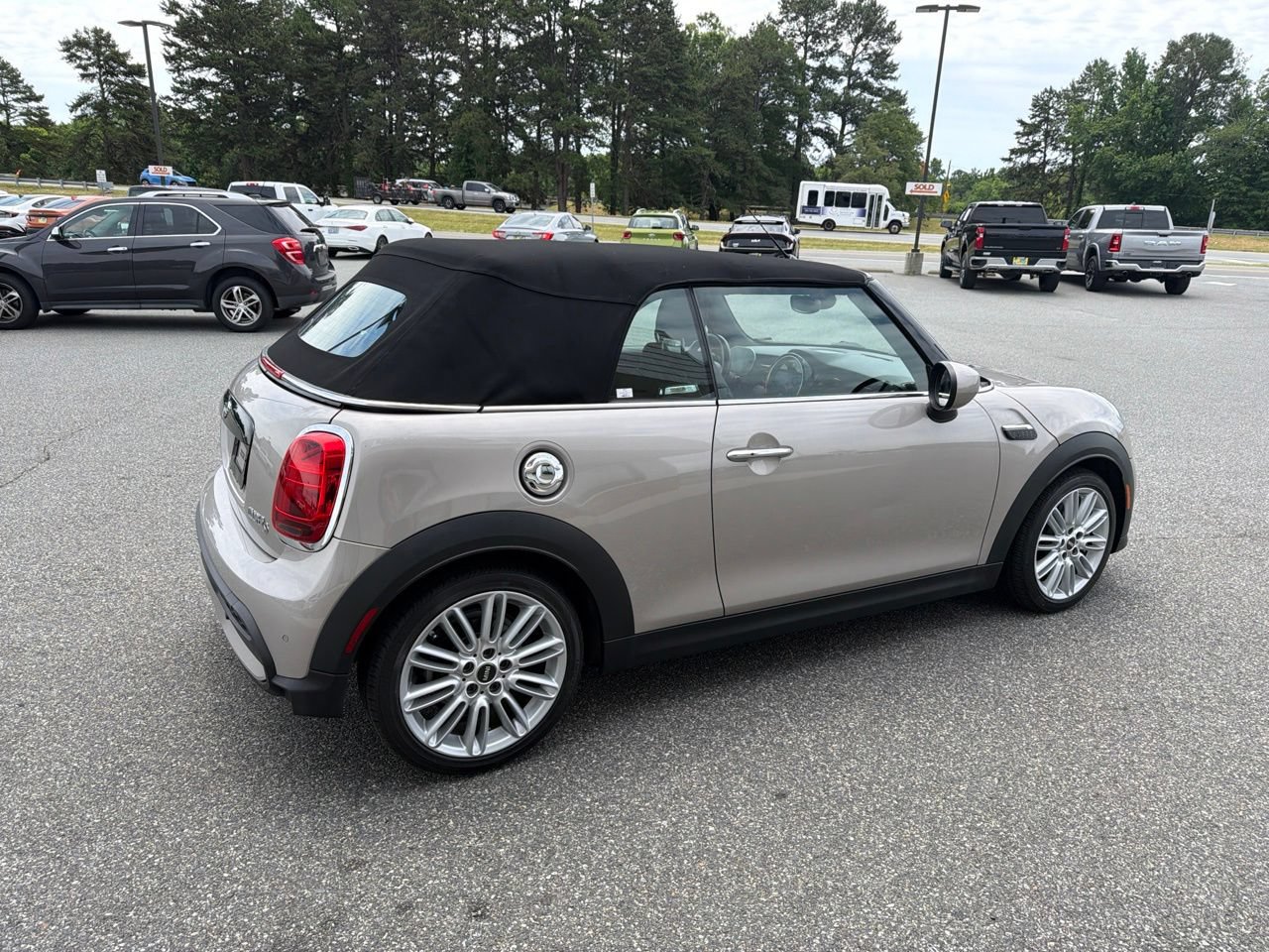 Used 2024 MINI Cooper S FWD image 8