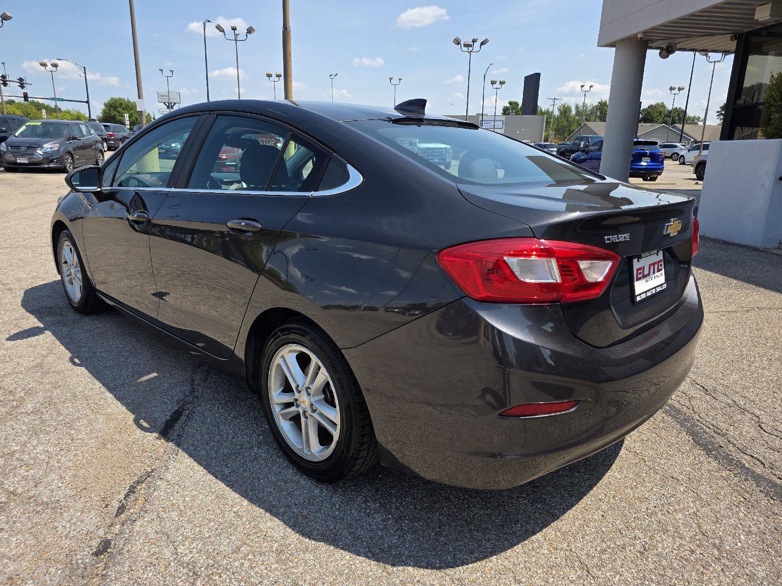 Used 2017 Chevrolet Cruze LT w/ Convenience Package FWD image 7