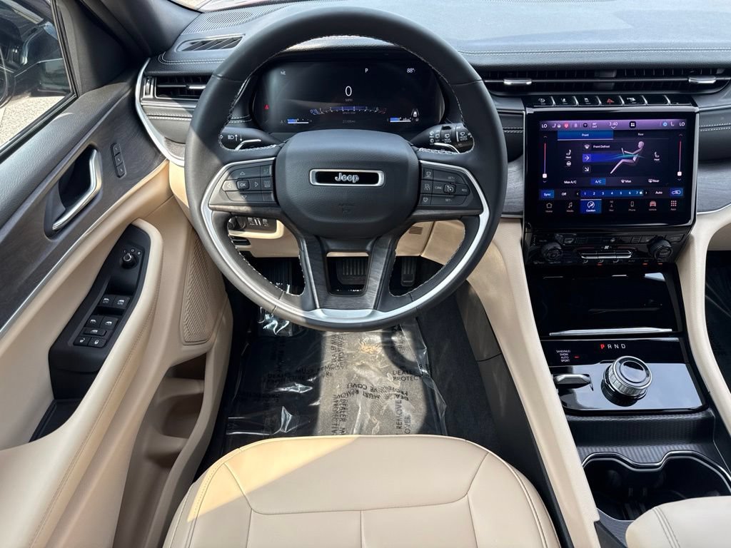 Used 2025 Jeep Grand Cherokee L Limited AWD/4WD image 22