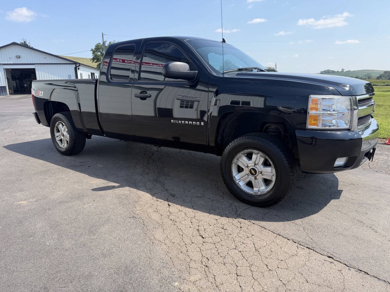 Used 2008 Chevrolet Silverado 1500 LT w/ Towing Package AWD/4WD image 8