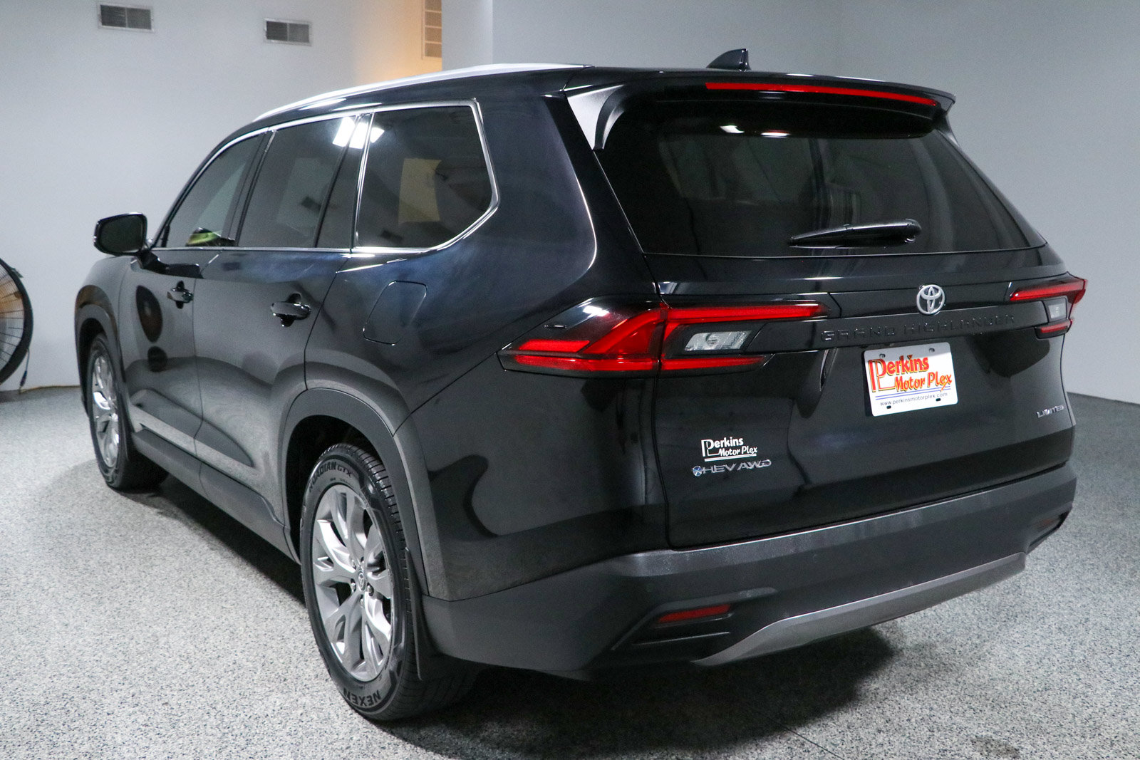 Used 2025 Toyota Grand Highlander AWD Hybrid image 9
