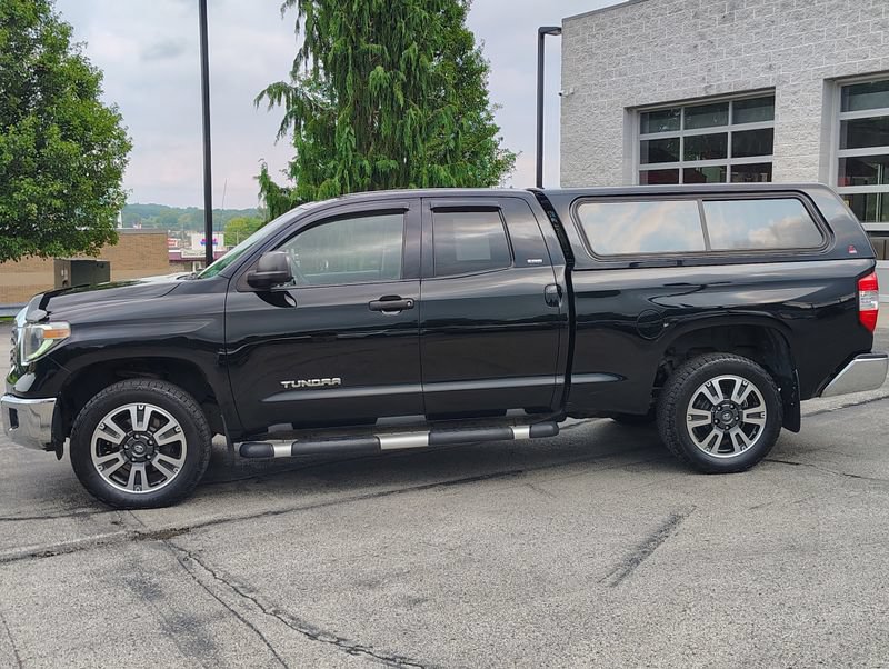 Used 2018 Toyota Tundra SR5 AWD/4WD image 10