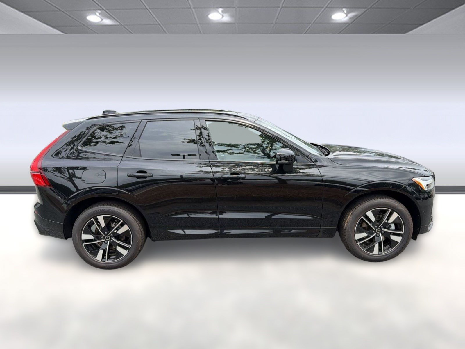 New 2026 Volvo XC60 B5 Plus w/ Protection Package AWD/4WD image 8