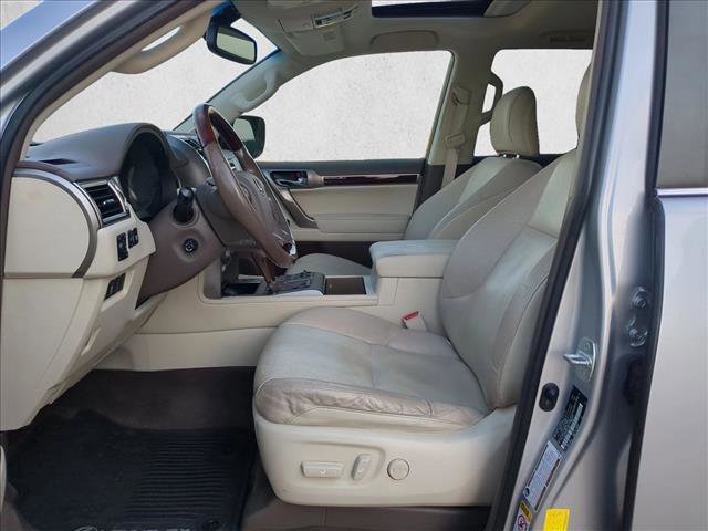 Used 2016 Lexus GX 460 w/ Premium Package image 17