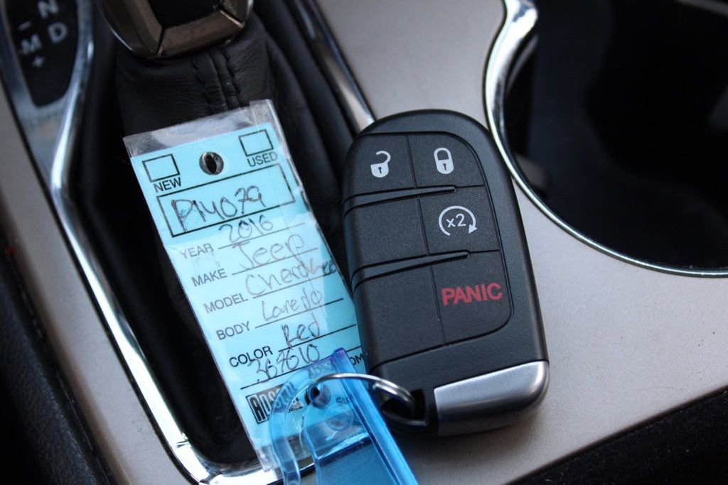 Used 2016 Jeep Grand Cherokee Laredo image 31