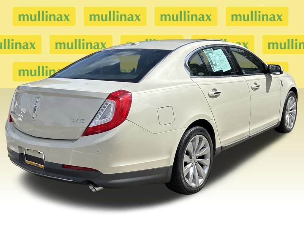 Used 2014 Lincoln MKS image 4