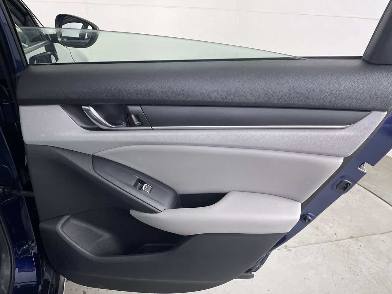 Used 2019 Honda Accord EX image 23
