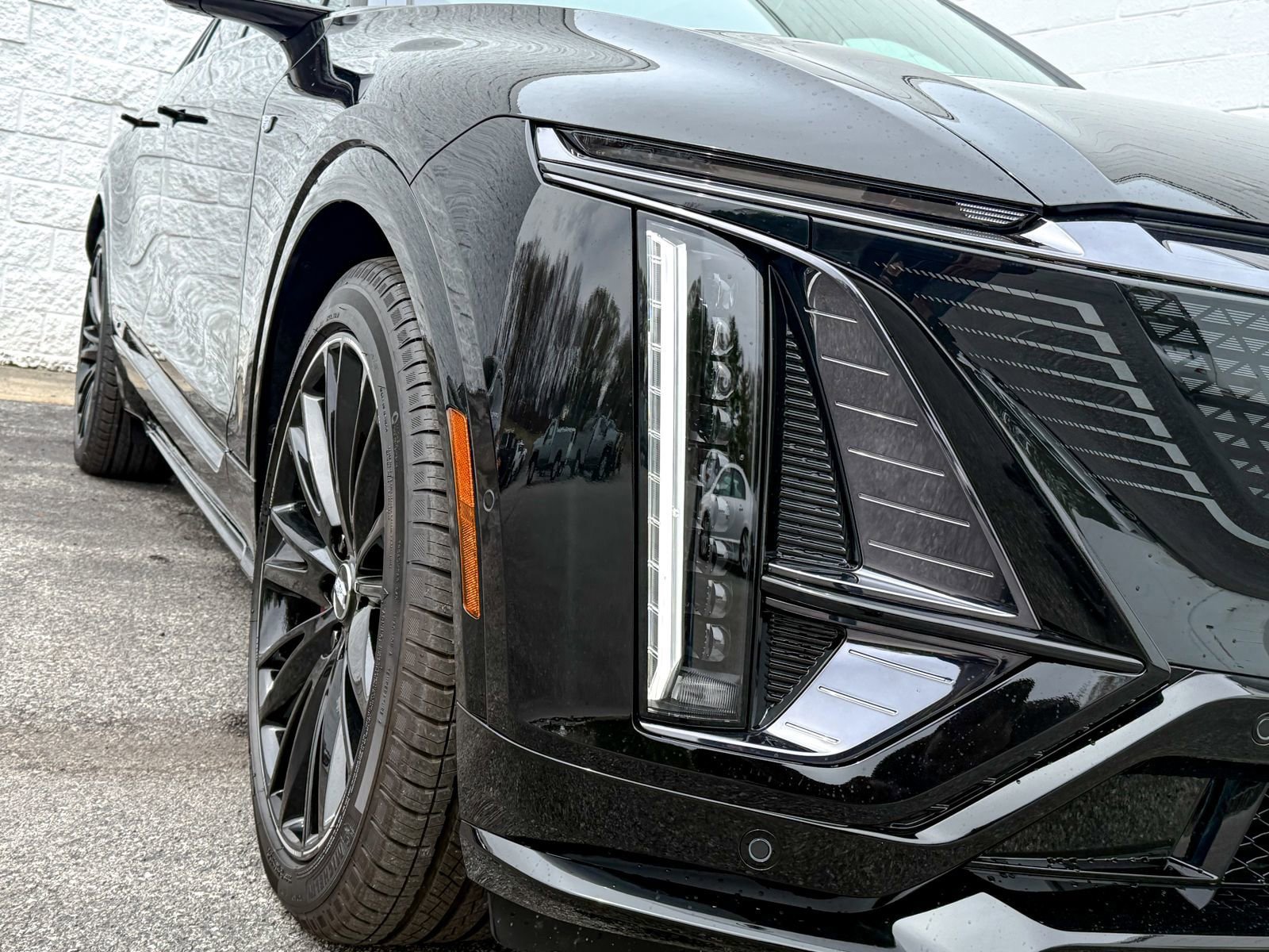 New 2026 Cadillac Lyriq V w/ LPO, Floor Liner Package AWD/4WD image 5