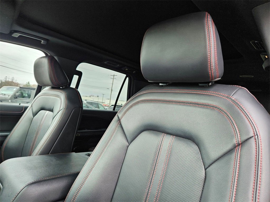 Used 2024 Ford Expedition Limited image 10