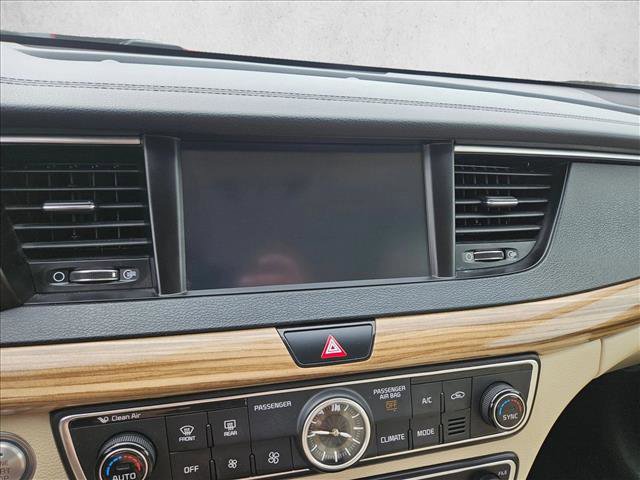 Used 2018 Kia Cadenza Premium w/ Luxury Package FWD image 20