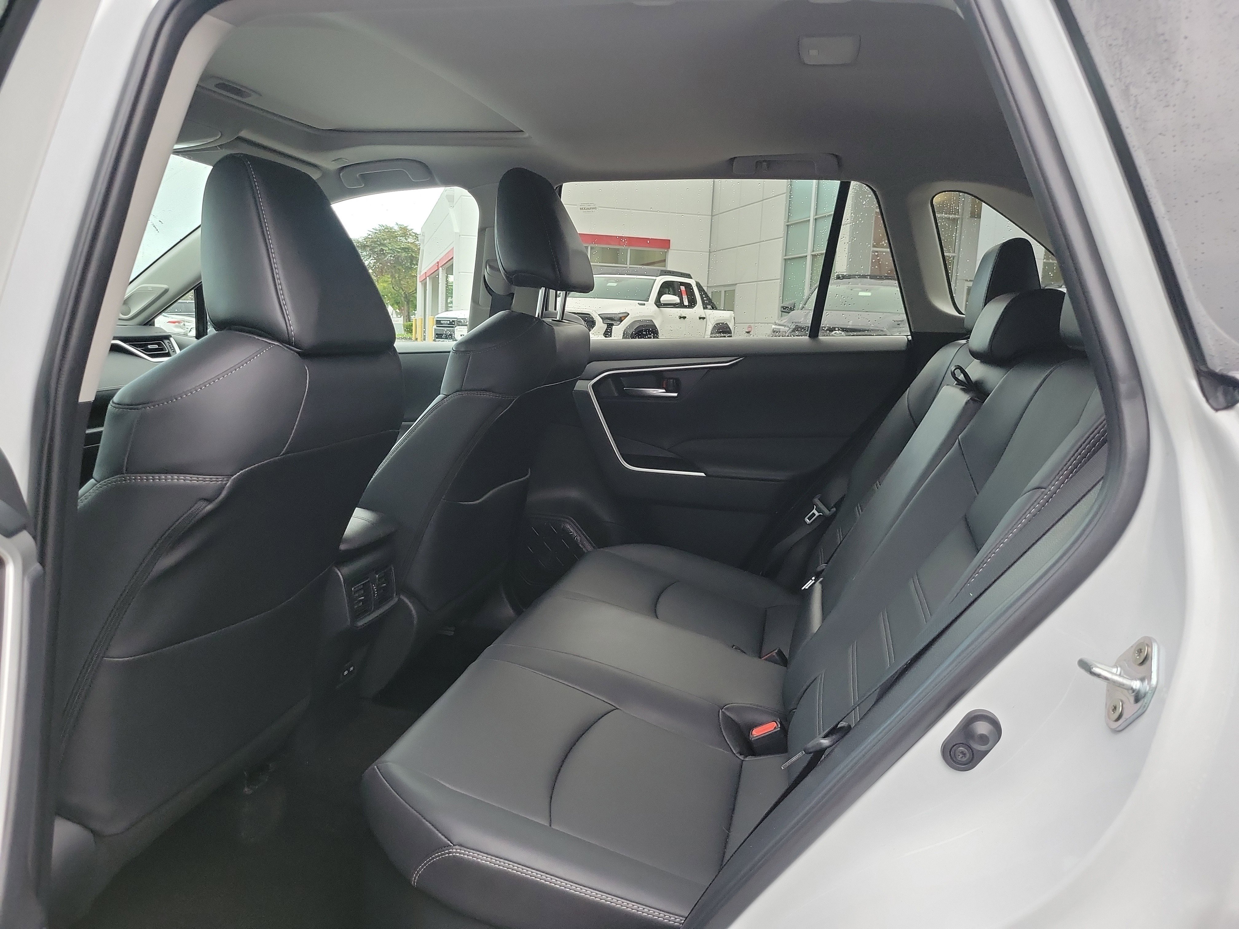 Used 2024 Toyota RAV4 XLE Premium image 10