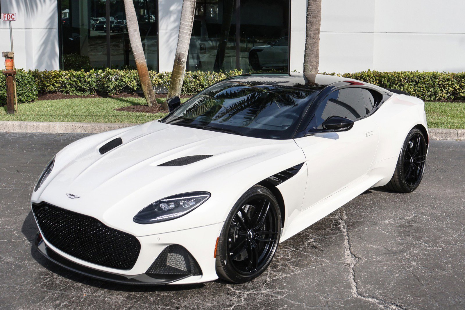 Used 2019 Aston Martin DBS Superleggera image 21