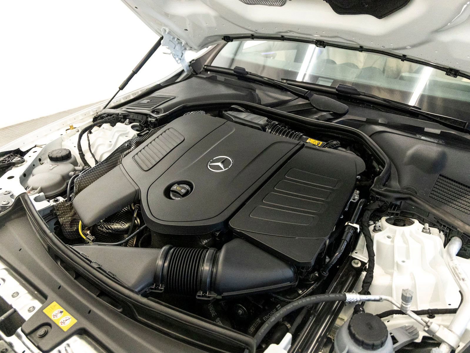 Used 2025 Mercedes-Benz C 300 Sedan image 31