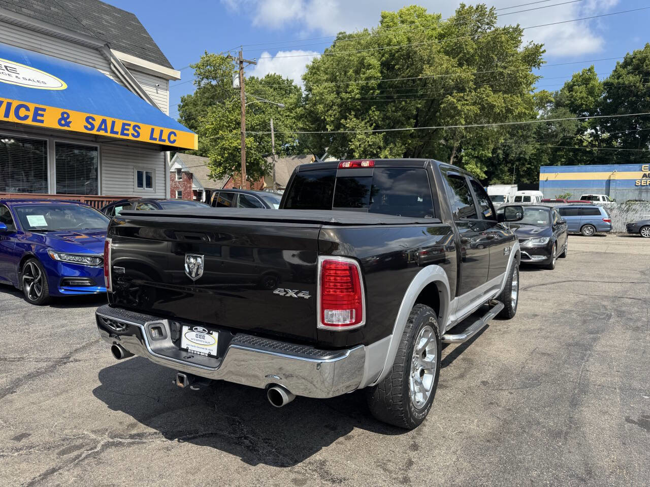 Used 2014 RAM 1500 Laramie w/ Convenience Group image 8