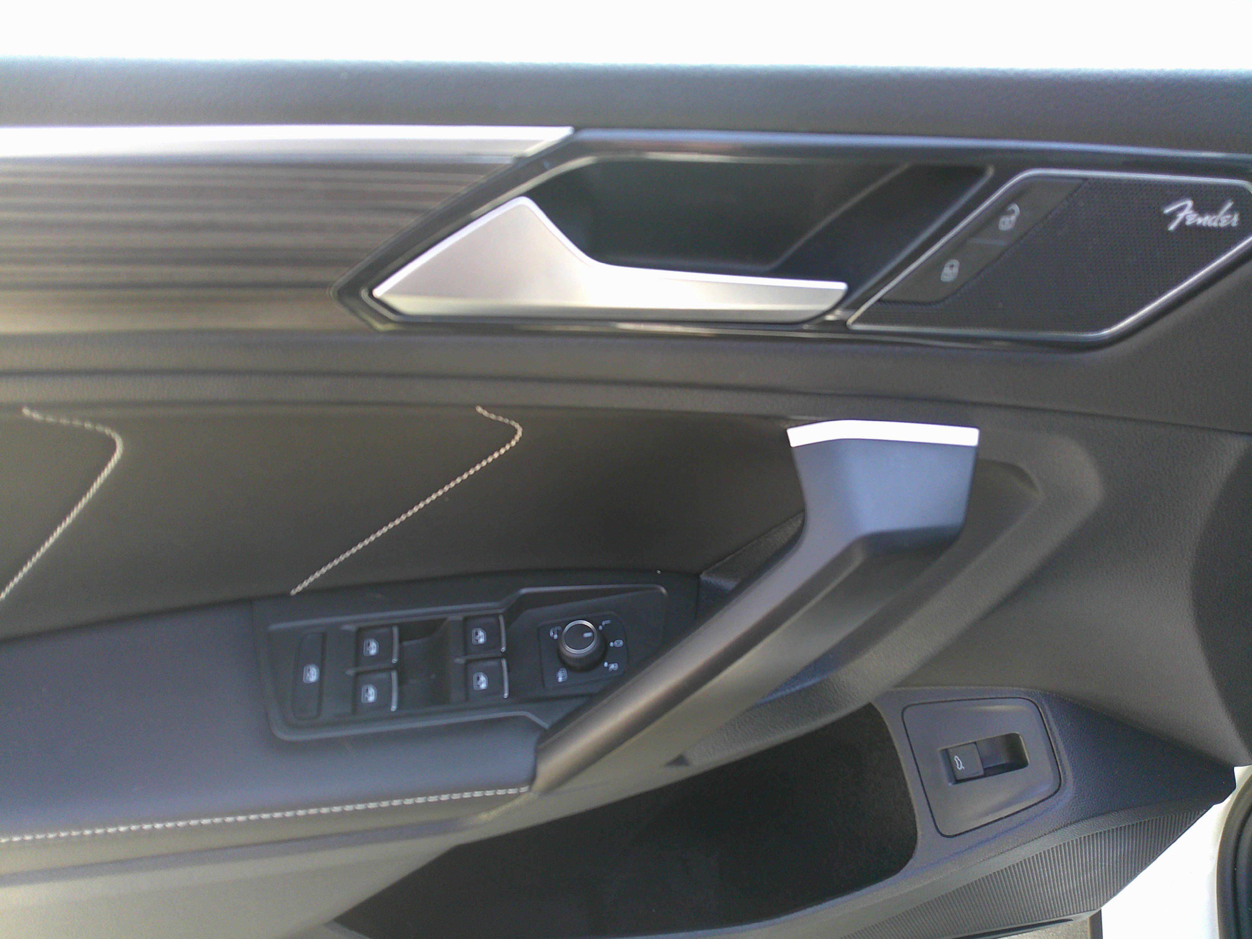 Used 2024 Volkswagen Tiguan SEL R-Line image 18