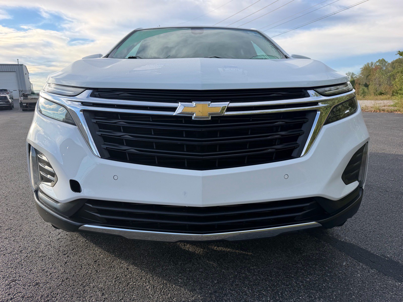 Used 2024 Chevrolet Equinox LT AWD/4WD image 3