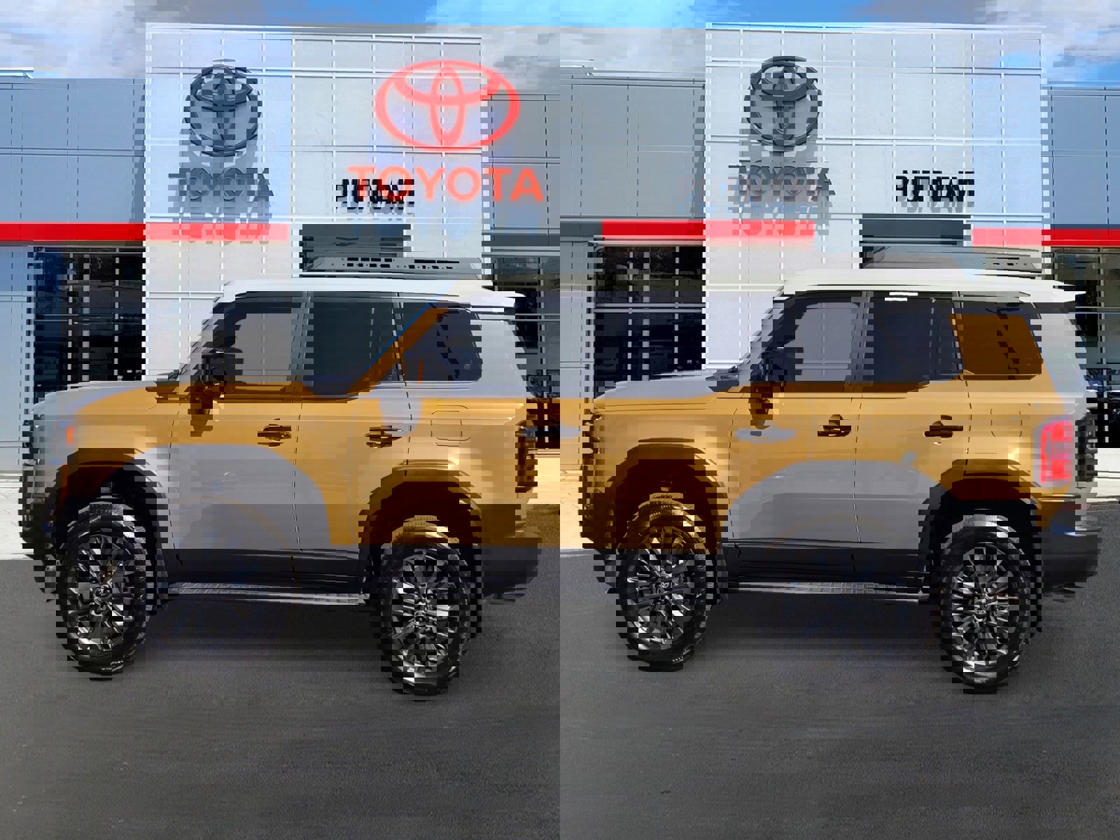 Used 2025 Toyota Land Cruiser w/ Premium Package image 7