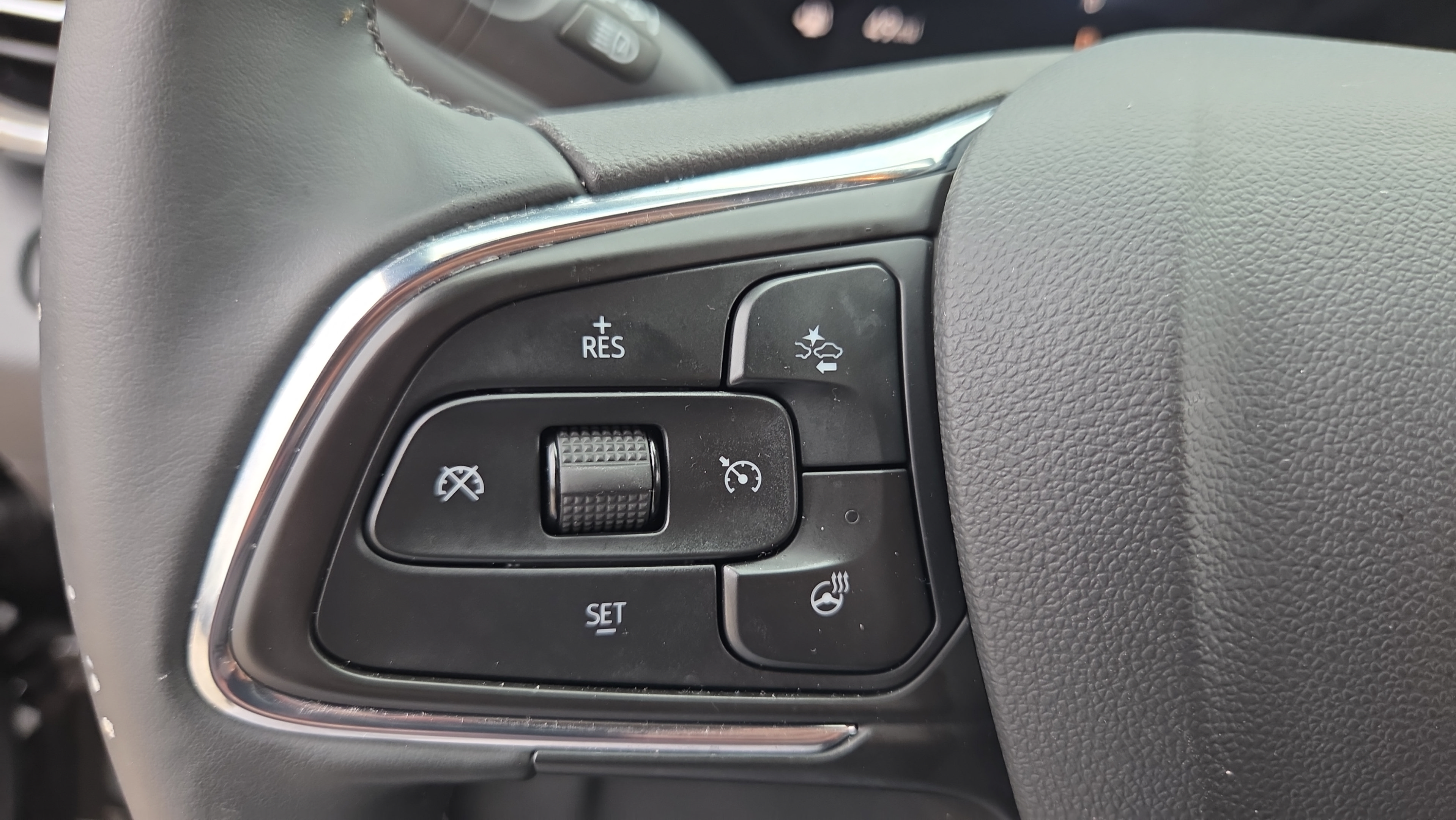 Used 2025 Buick Envista Sport Touring w/ Convenience I Package FWD image 24