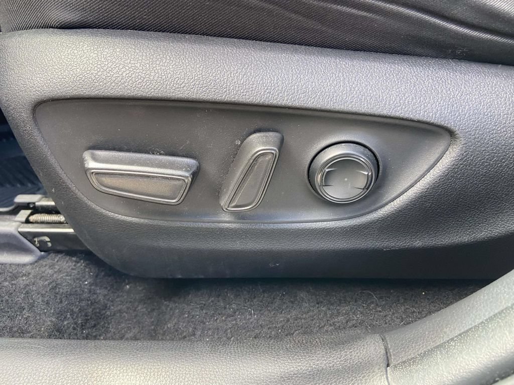 Used 2021 Toyota RAV4 XLE FWD image 12