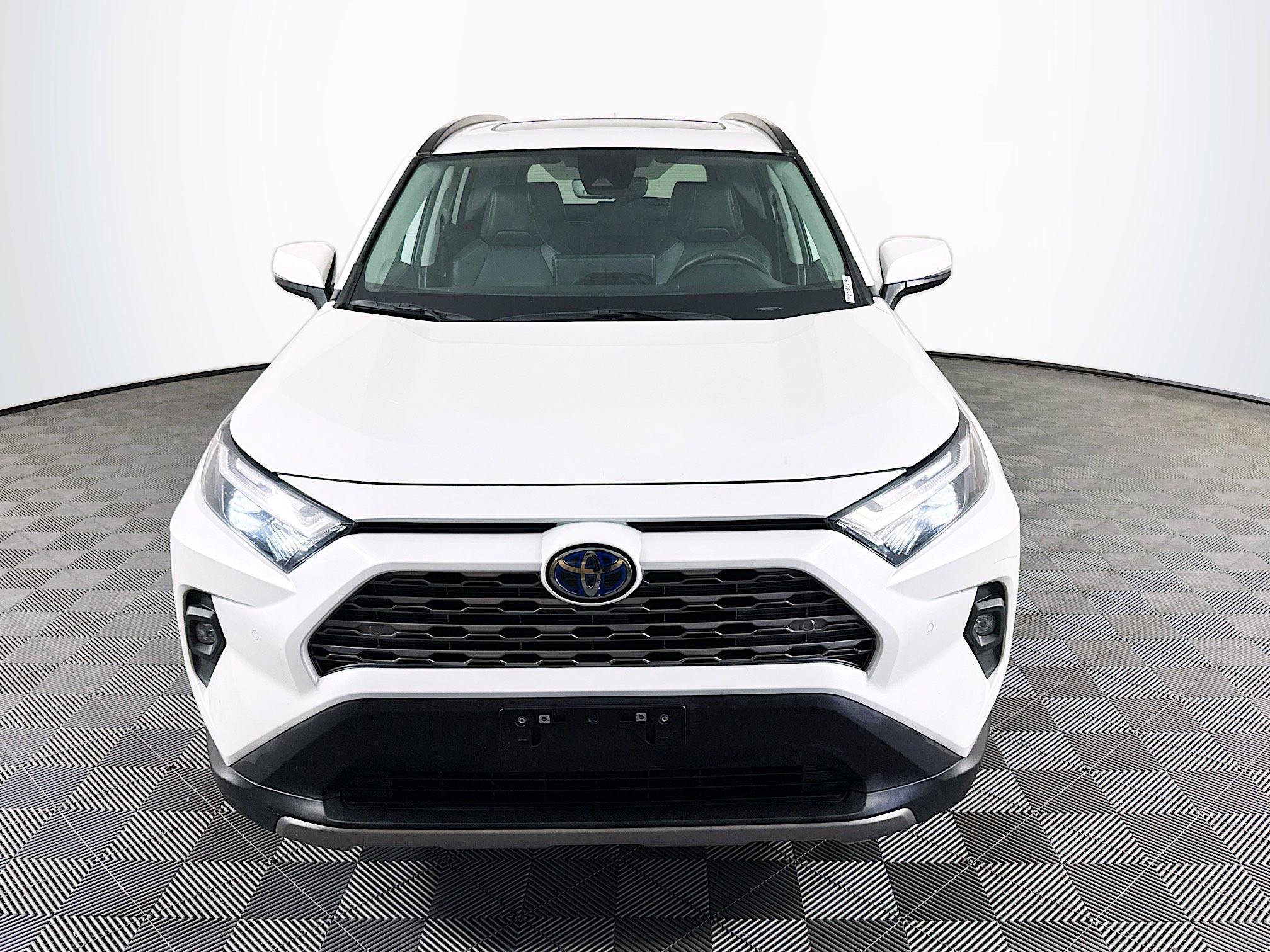 Used 2024 Toyota RAV4 Limited AWD/4WD image 2