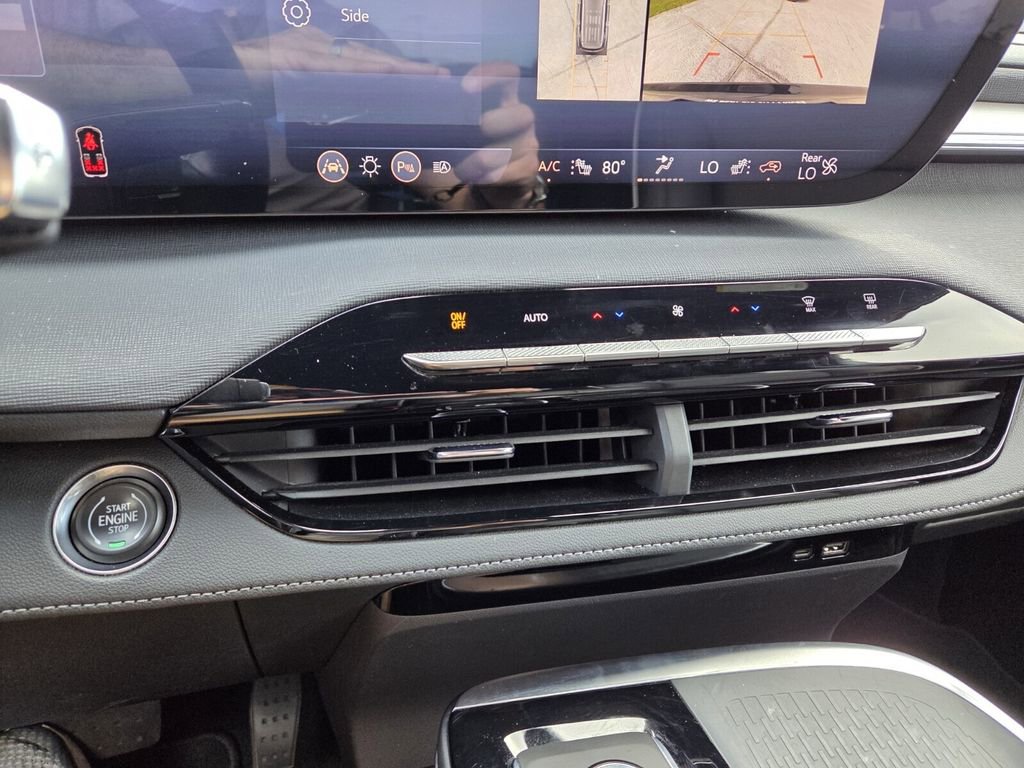 Used 2025 Buick Enclave Preferred FWD image 21