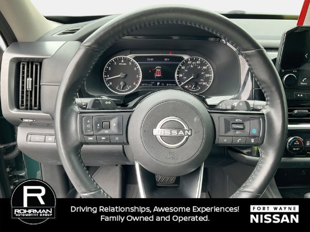Used 2024 Nissan Pathfinder SL AWD/4WD image 21