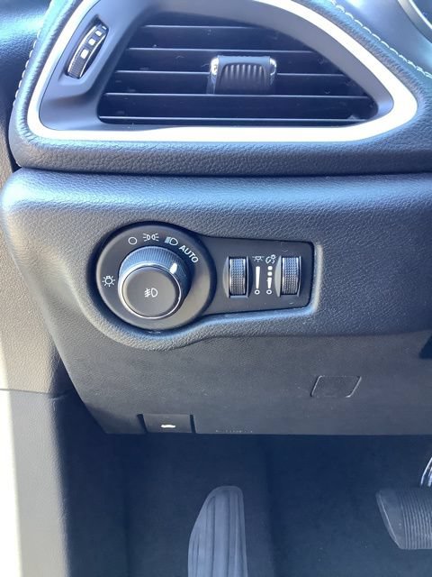 Certified 2023 Chrysler Pacifica Touring-L w/ S Appearance Package AWD/4WD image 34