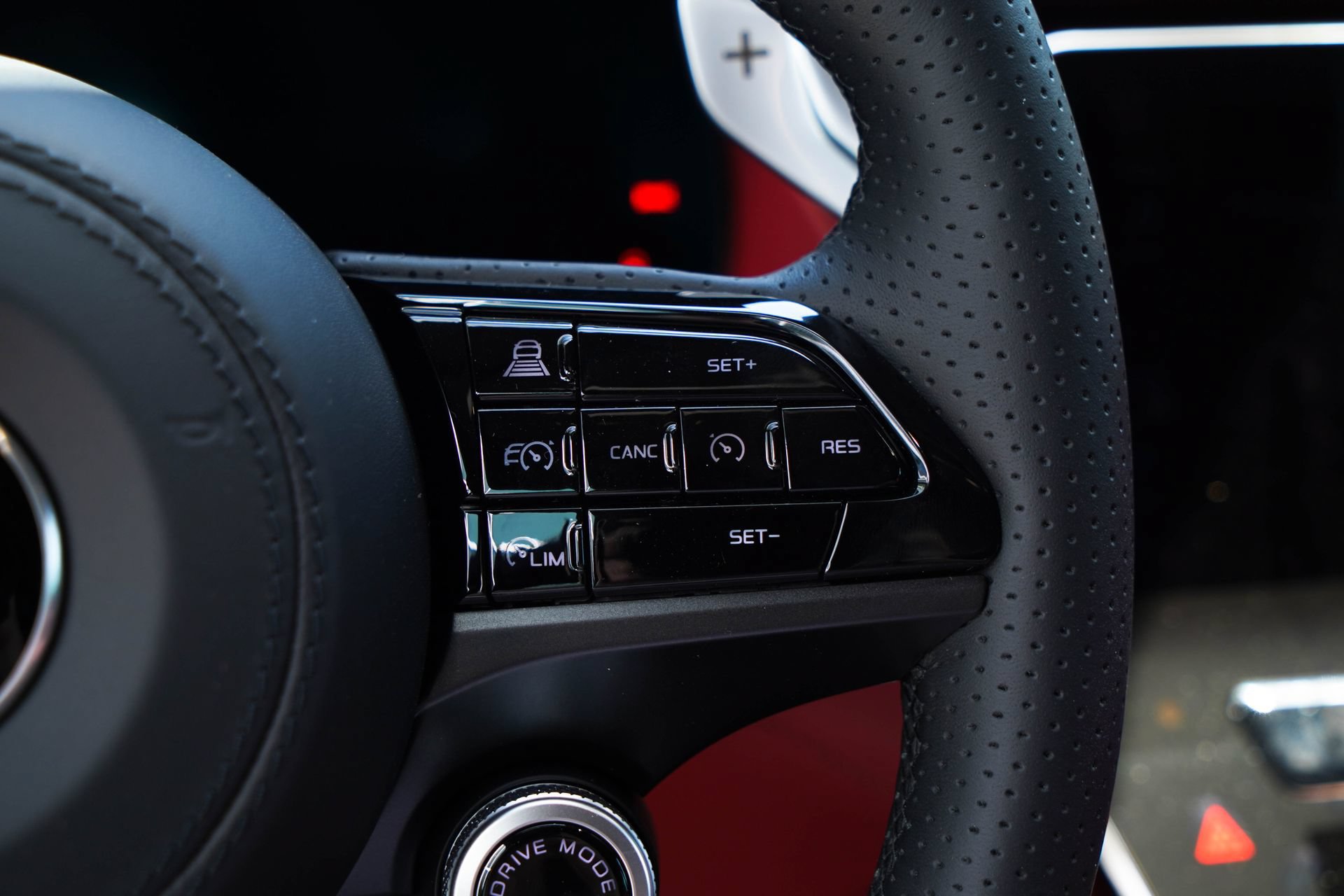 Used 2025 Maserati Grecale Modena AWD/4WD image 27
