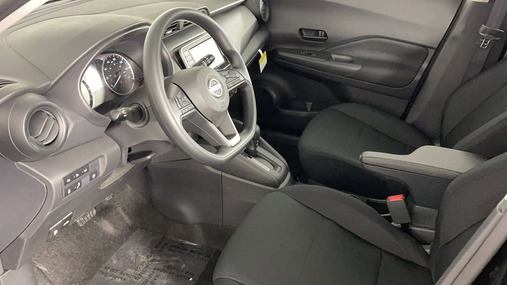 New 2025 Nissan Kicks Play S FWD image 10