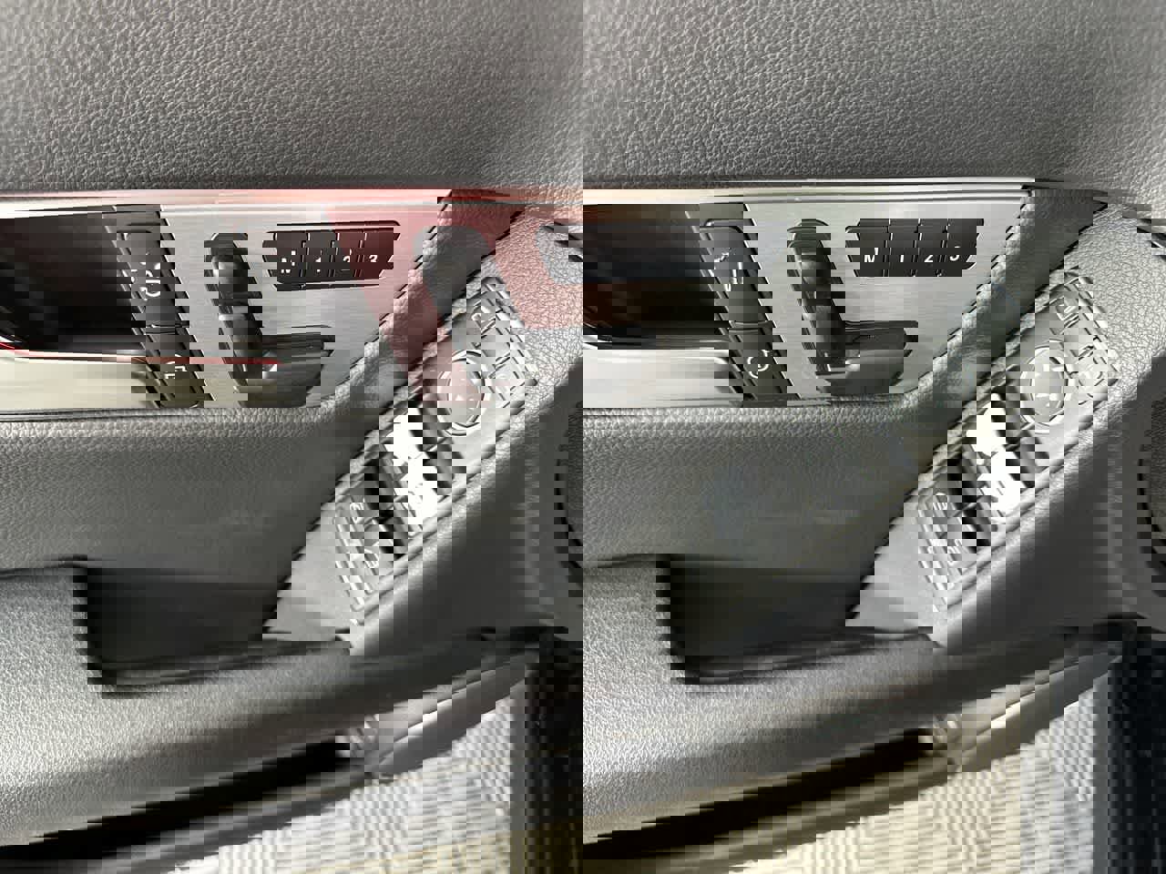 Used 2012 Mercedes-Benz C 300 Sport image 21