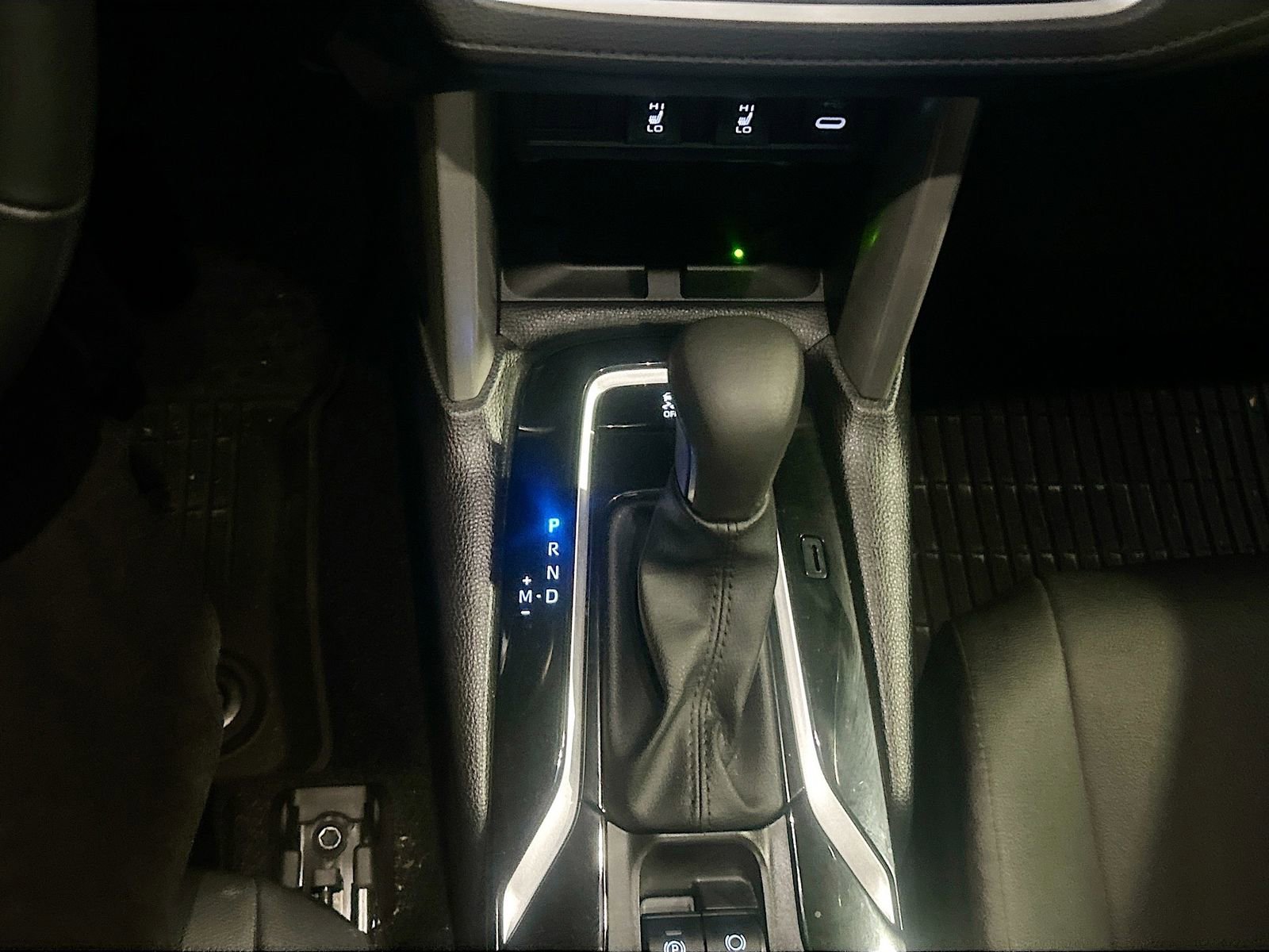 Used 2025 Toyota Corolla Cross XLE w/ Convenience Package image 17