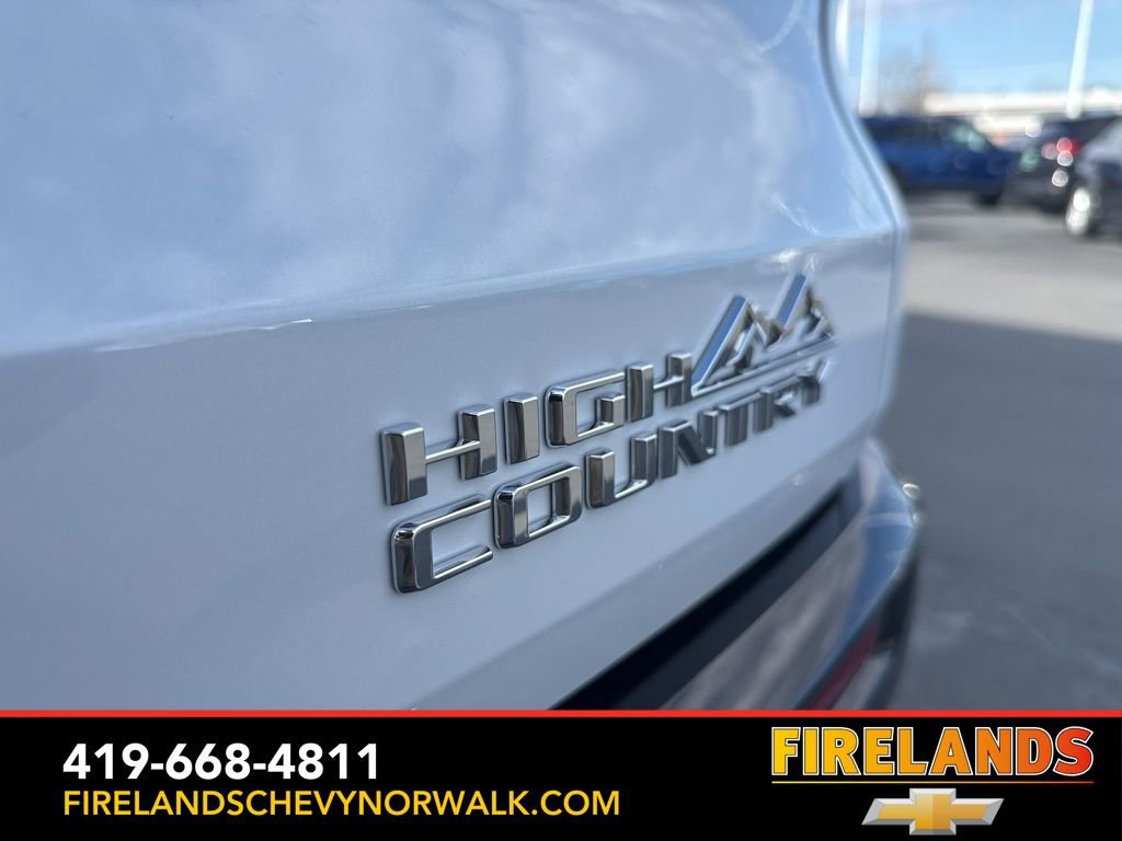 New 2026 Chevrolet Traverse High Country w/ LPO, Floor Liner Package image 25