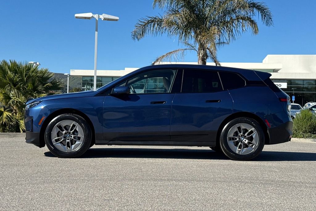 Used 2023 BMW iX xDrive50 image 6