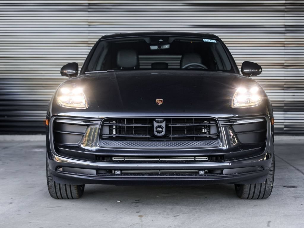 Certified 2026 Porsche Macan AWD/4WD image 10