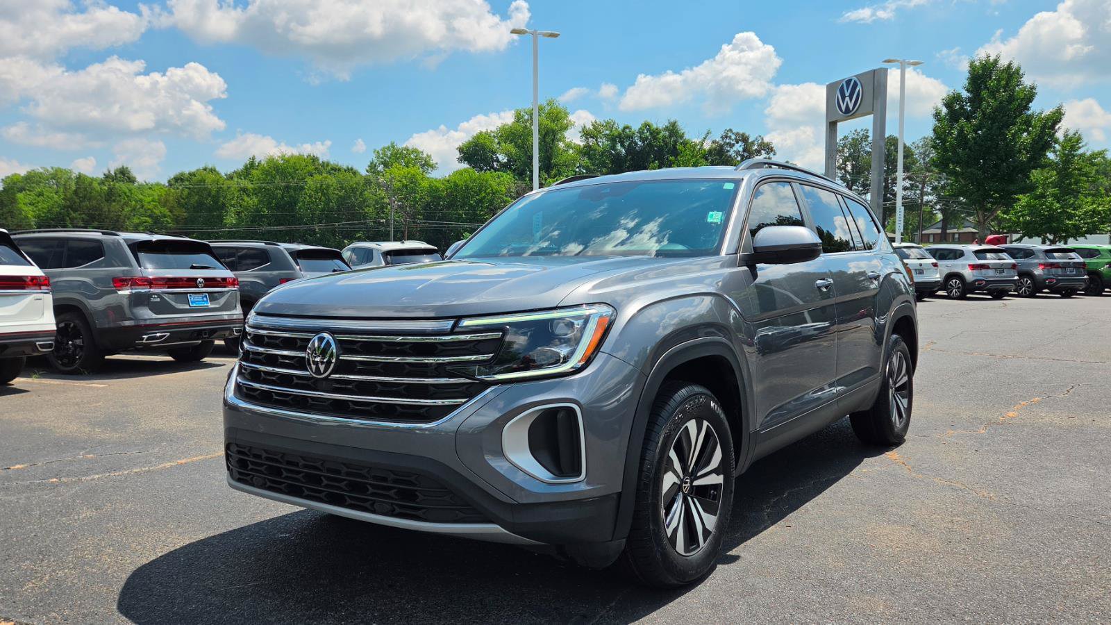 Used 2024 Volkswagen Atlas SE FWD image 9