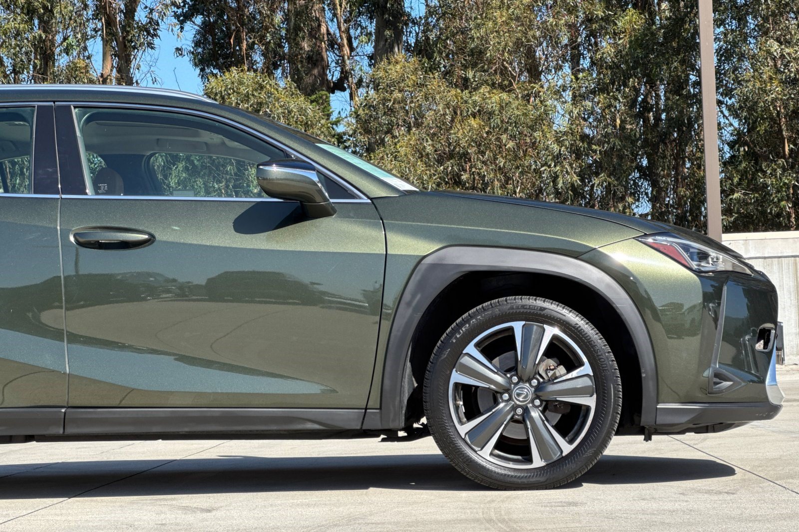 Used 2019 Lexus UX 200 w/ Accessory Package FWD image 36