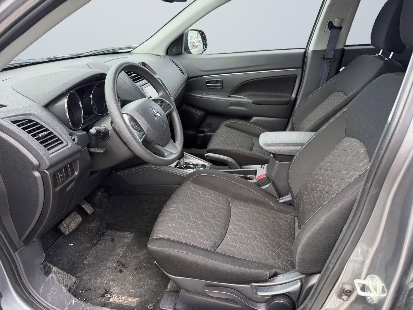 Used 2025 Mitsubishi Outlander Sport ES image 11