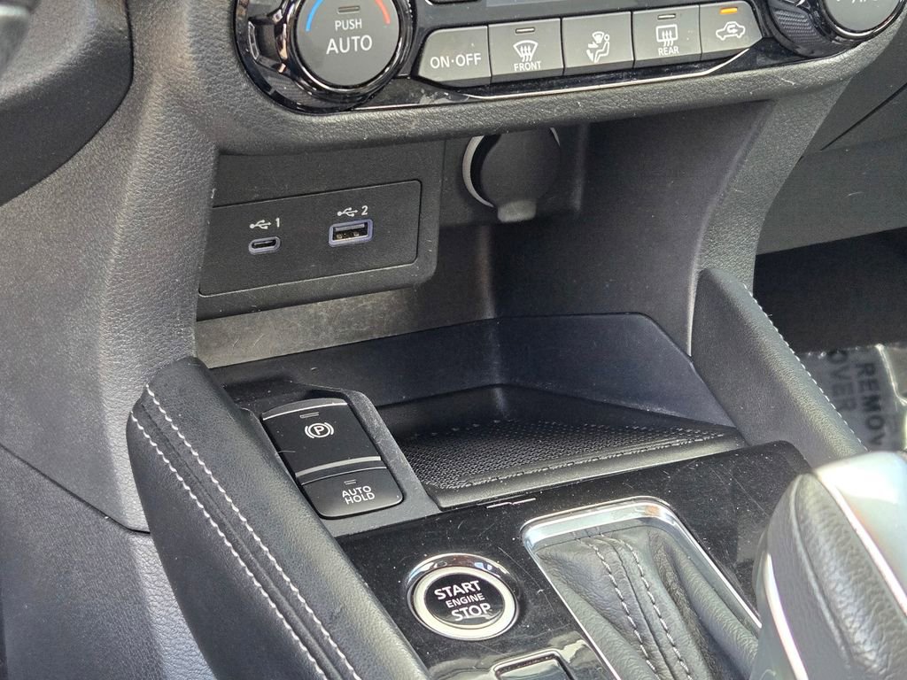 Used 2024 Nissan Kicks SR w/ SR Premium Package FWD image 37