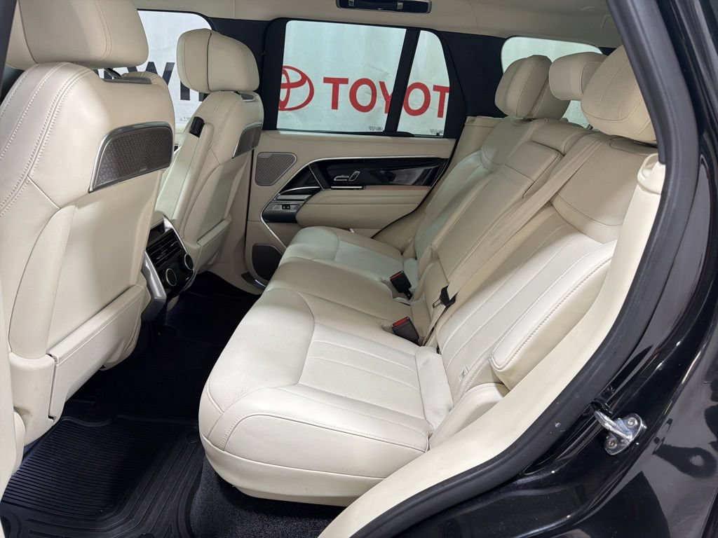 Used 2025 Land Rover Range Rover Autobiography AWD/4WD image 16