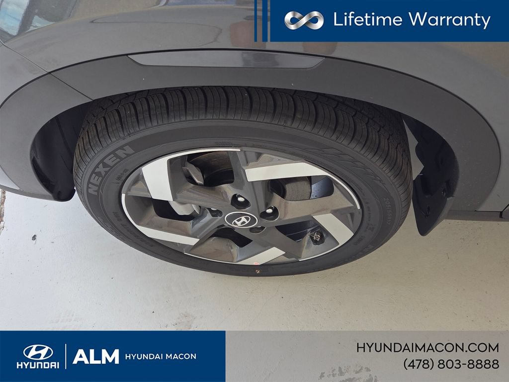 New 2025 Hyundai Venue Limited FWD image 16