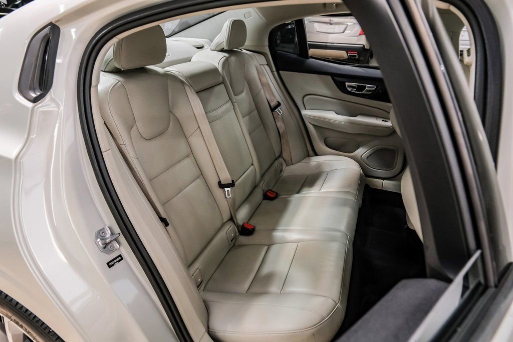 Used 2019 Volvo S60 T5 Momentum w/ Premium Package image 37