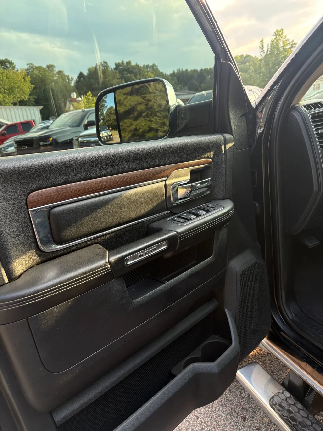Used 2014 RAM 3500 Laramie AWD/4WD image 34