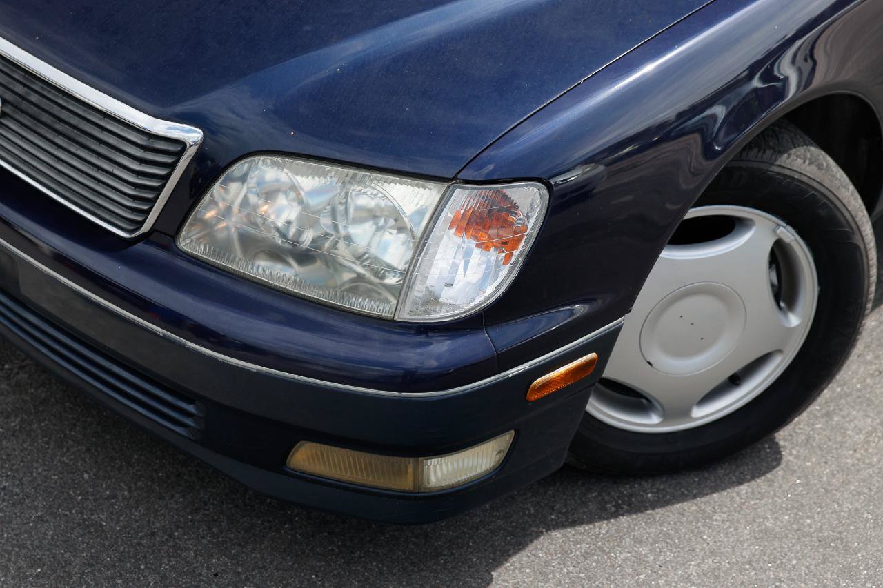 Used 1999 Lexus LS 400 w/ Premium Pkg RWD image 30