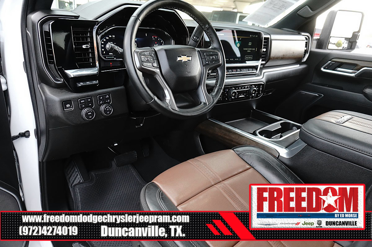 Used 2025 Chevrolet Silverado 2500 High Country w/ High Country Premium Package AWD/4WD image 10