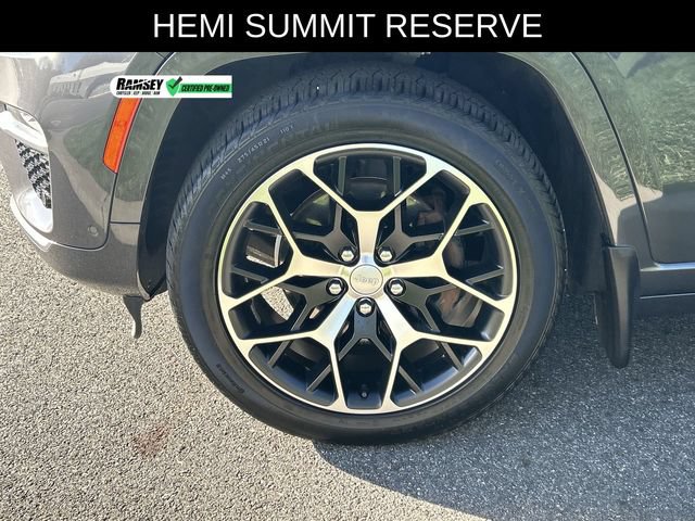 Used 2022 Jeep Grand Cherokee Summit AWD/4WD image 10