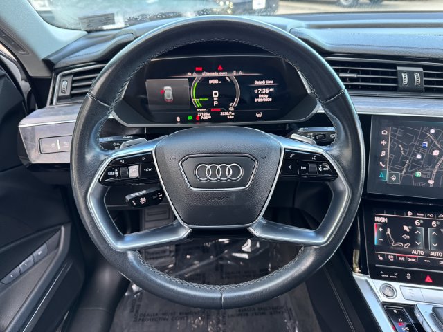 Used 2024 Audi Q8 e-tron Premium Plus w/ Premium Plus Package AWD/4WD image 23