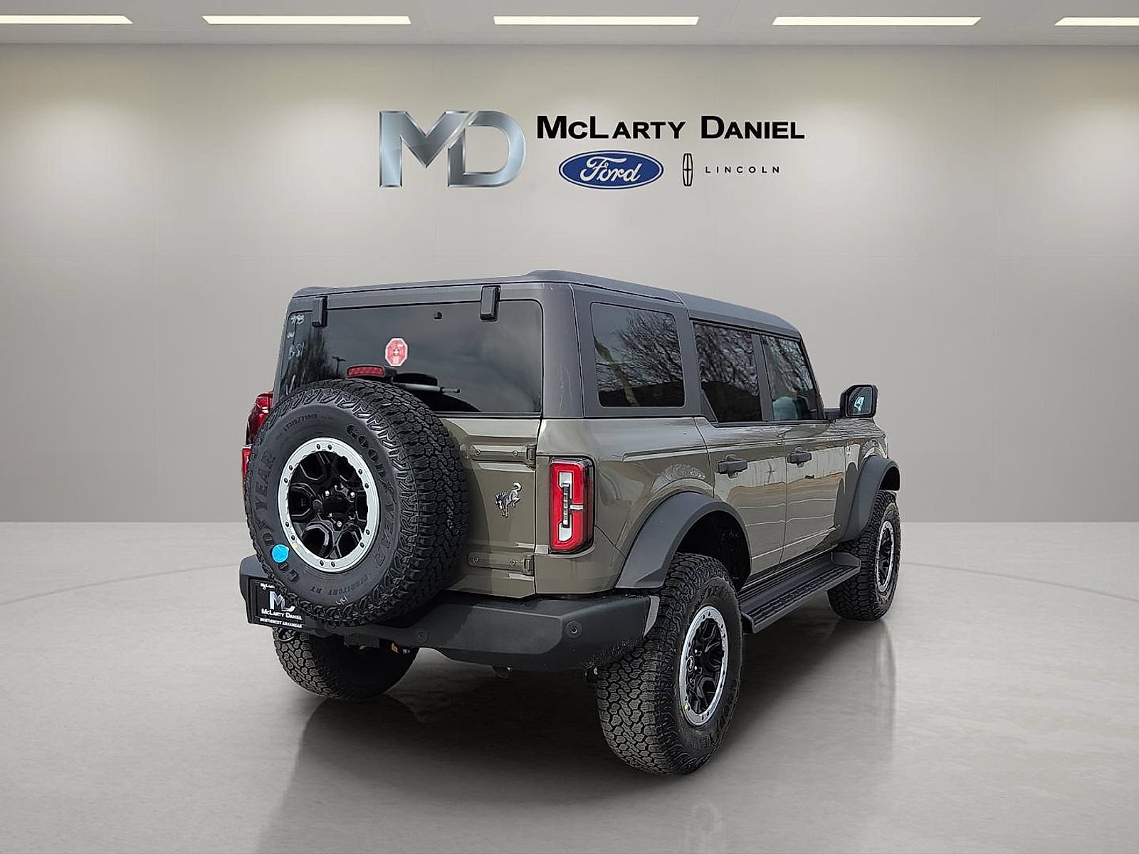 Certified 2026 Ford Bronco Outer Banks w/ Sasquatch Package AWD/4WD image 5